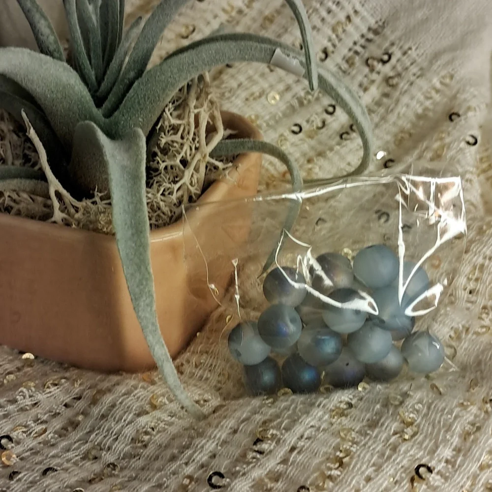 Blue beads lot of 20 NWOT - Picture 2 of 2